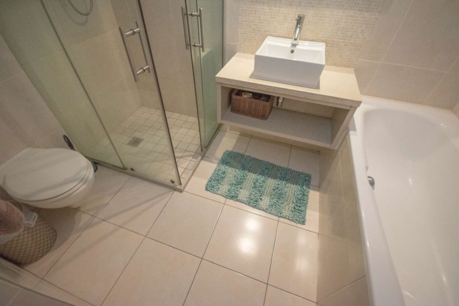 To Let 1 Bedroom Property for Rent in Sea Point Western Cape